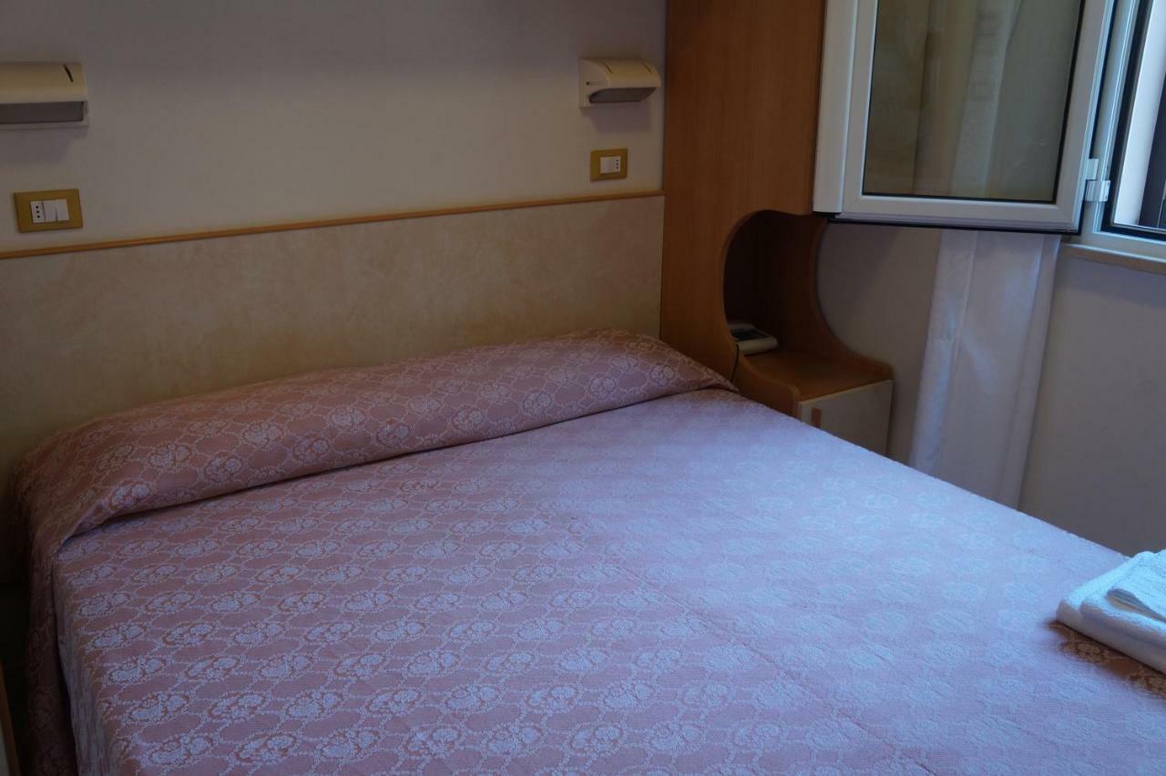 Hotel Calipso Llido Degli Estensi Eksteriør bilde